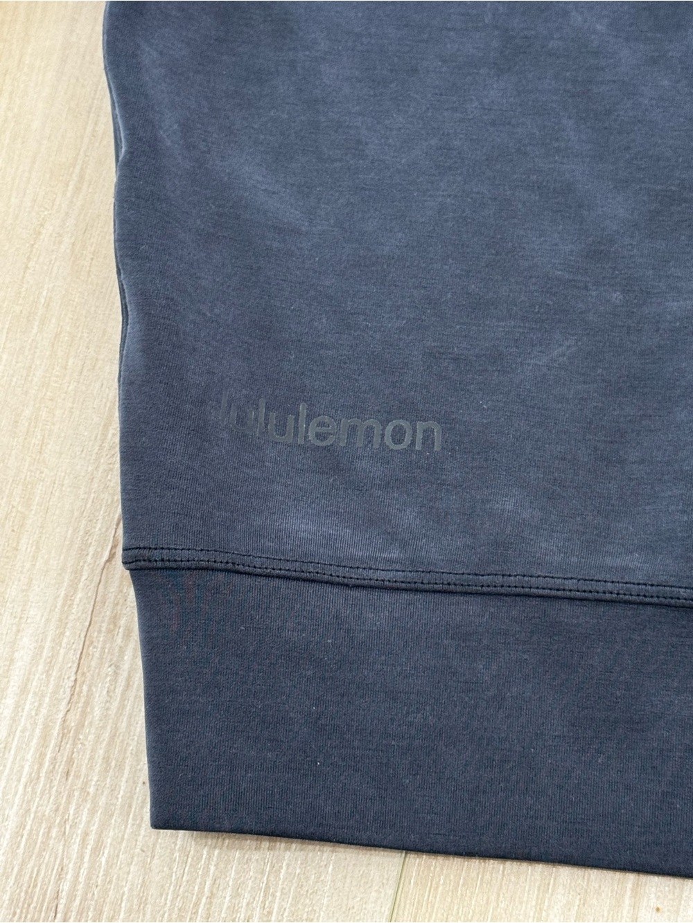 Lululemon Softstreme Perfectly Oversized Cropped Crew Gray Black Sz 8 - Picture 8 of 10